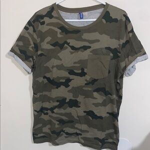 Divided H&M Men's Camouflage T-Shirt